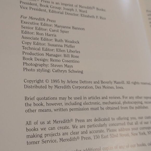 Victorian Patchwork & Quilting Book by Arlene Dettore and Beverly Maxwill - Picture 6 of 6